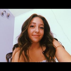 Meet your Posher, Olivia